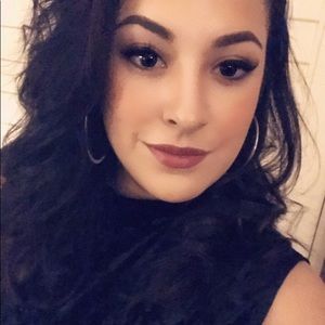 Meet your Posher, Lena